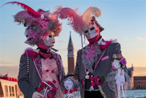  Carnival of Venice,  a Silent Spectacle Overflowing With Melodramatic Passion and Whimsical Parisian Charm!